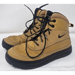 Nike Woodside 2 High ACG Brown/Tan Boot Hiking Size 3 Youth Sneakers